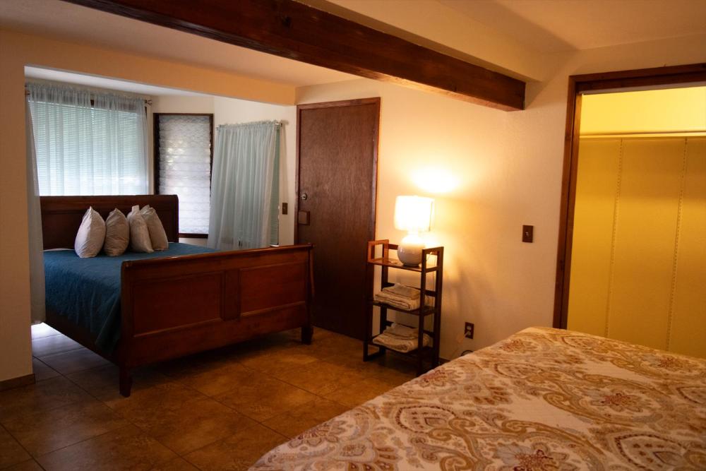 Deluxe Family Room interior